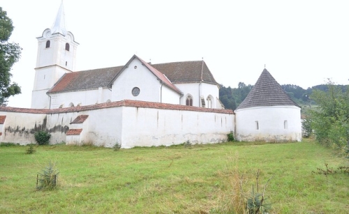 Biserica fortificată din Sânzieni