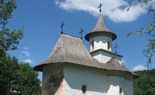 Biserica Înălțarea Sfintei Cruci din Pătrăuți