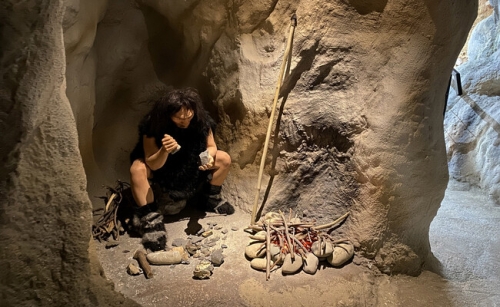 Muzeul Evoluției Omului și Tehnologiei în Paleolitic