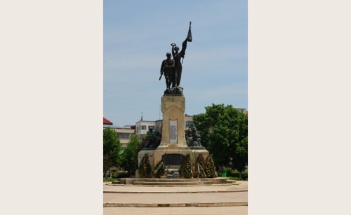 Monumentul Eroilor din Caracal