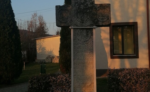 Crucea de piatră a lui Matei Basarab din Ștefănești