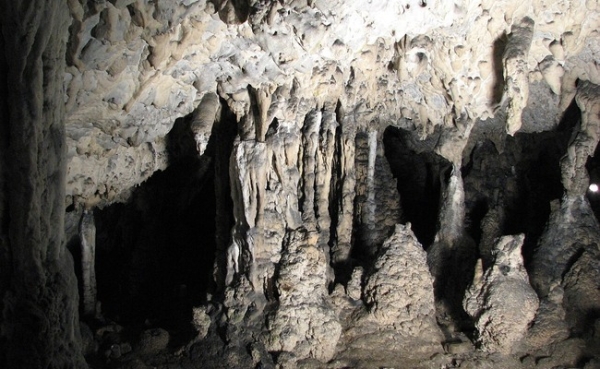 Peștera Muierilor