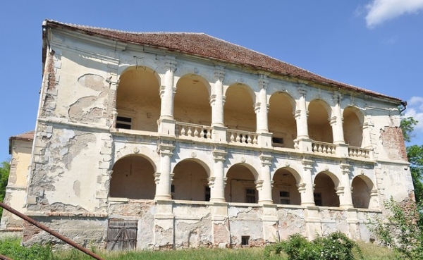 Castelul Bethlen din Sânmiclăuș