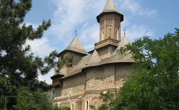 Biserica fortificată Precista