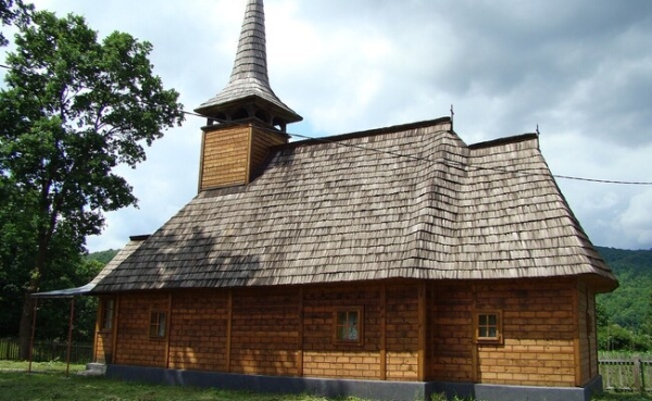Biserica de lemn Sfântul Dumitru din Răzoare